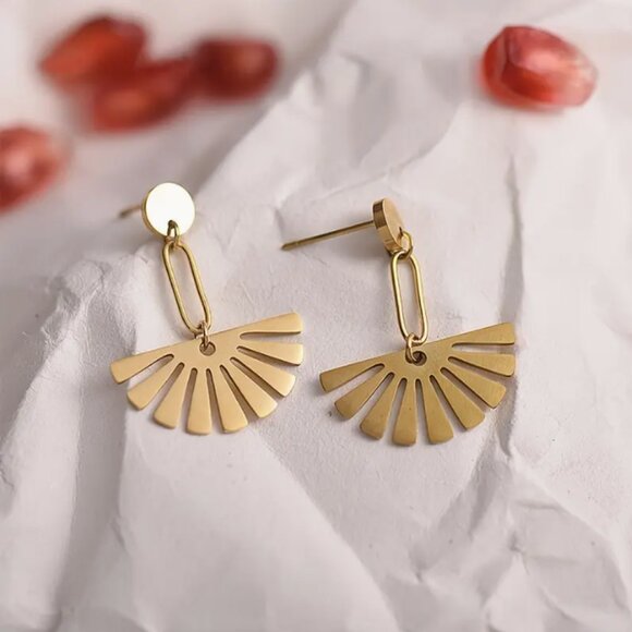 🍏50% OFF/3+...Fan and Paper Clip Shape Dangle Earrings (Gold color) - Picture 5 of 7